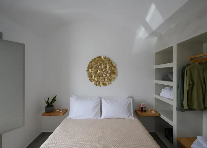 Aegean Diamonds Luxury Monolithos (Santorini)