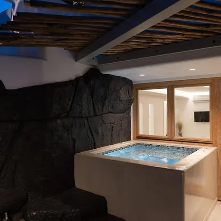 Aegean Diamonds Luxury Monolithos (Santorini)